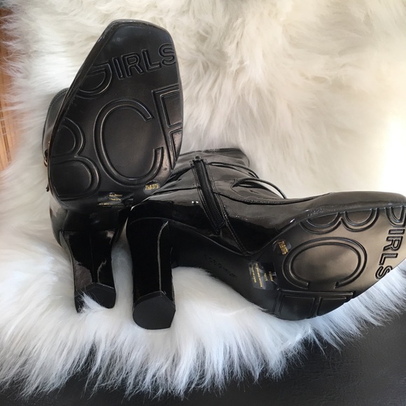 🆕 BCBGeneration, Shimmery Patent Booties, Sz 7.5 - Picture 4 of 4